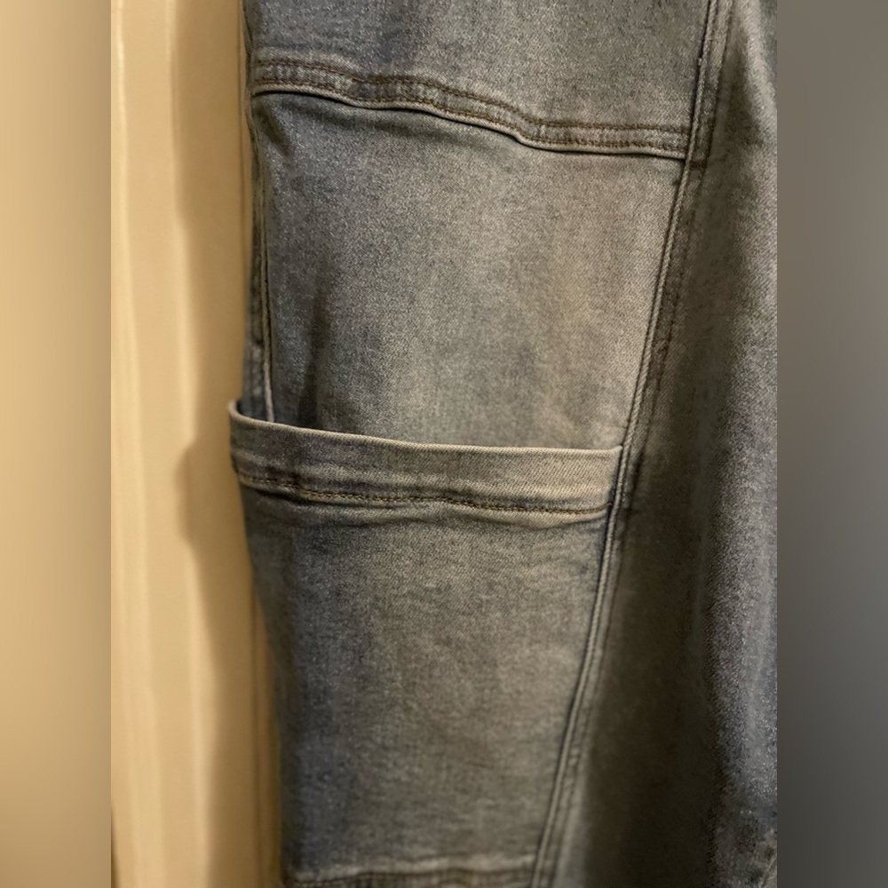 Judy Blue Darlene High Rise Cargo Joggers Light Wash Size 22W - Picture 5 of 16